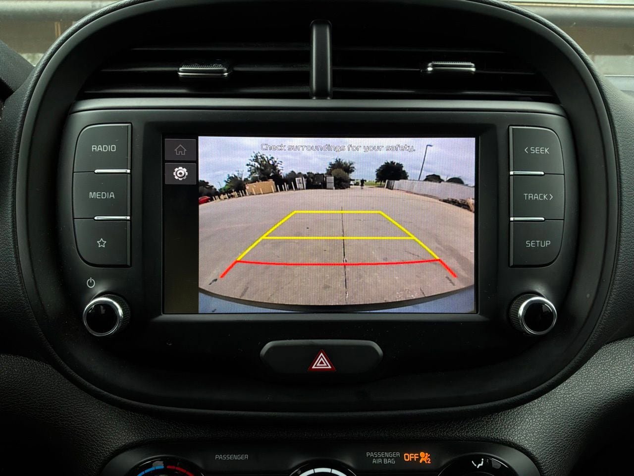 Used 2025 Kia Soul LX w/ LX Technology Package FWD image 29