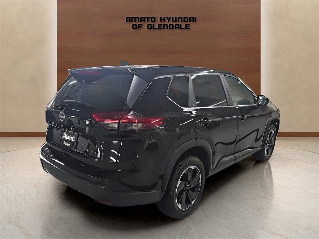 Used 2024 Nissan Rogue SV image 7