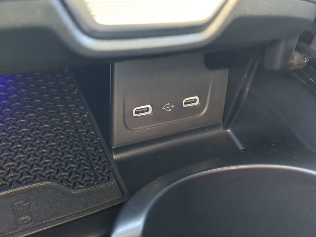 New 2025 Mercedes-Benz C 300 4MATIC Sedan image 9