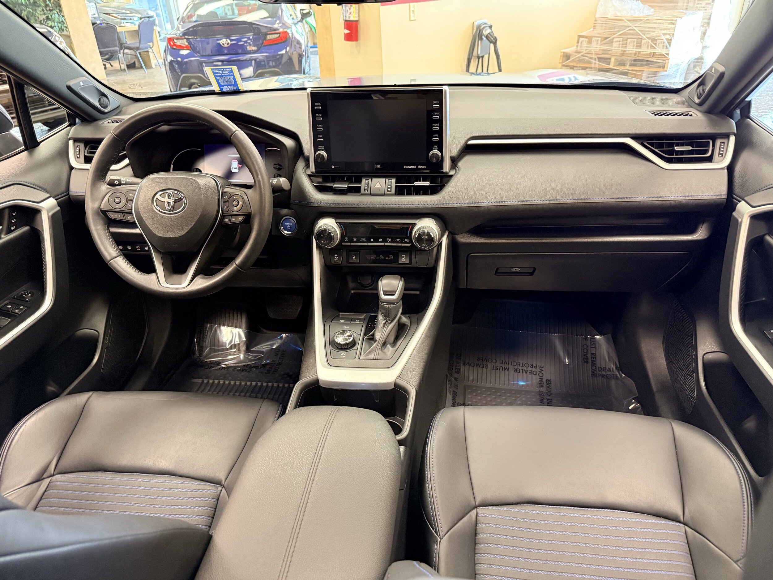 Used 2022 Toyota RAV4 XSE AWD/4WD image 22