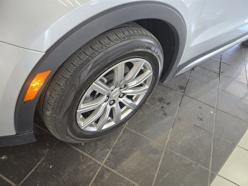 Used 2020 Cadillac XT4 Premium Luxury image 37