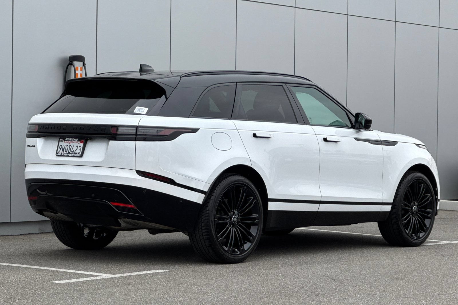 Certified 2026 Land Rover Range Rover Velar Dynamic SE AWD/4WD image 5