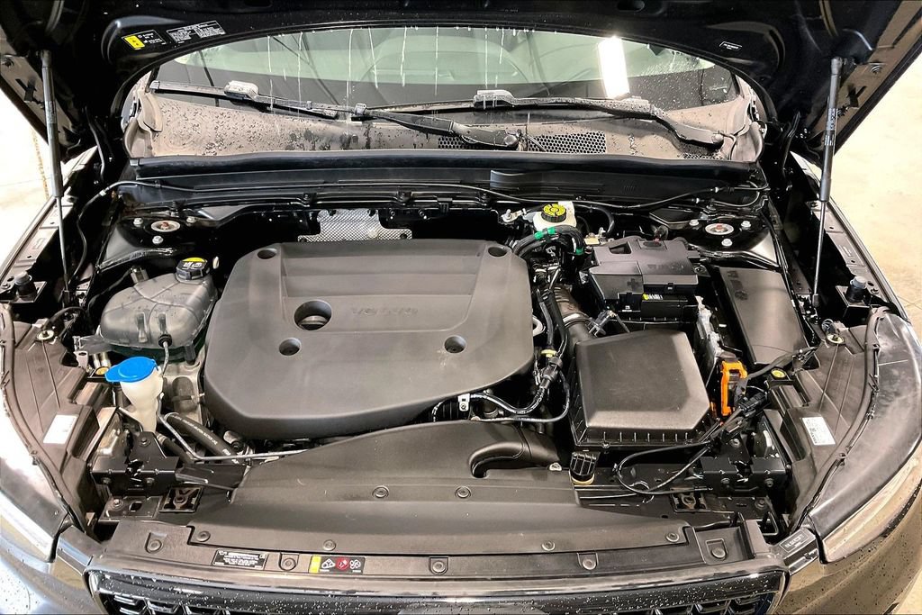 Certified 2024 Volvo XC40 B5 Core AWD/4WD image 31
