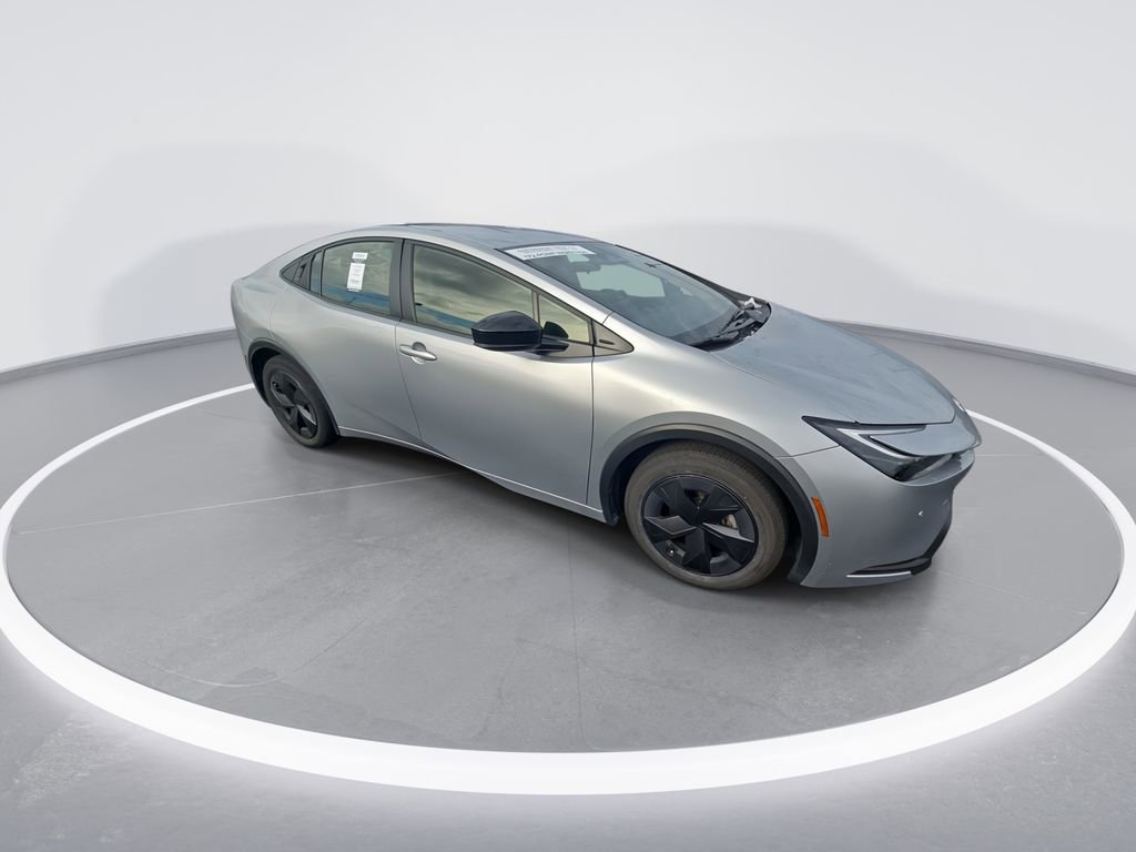 Used 2024 Toyota Prius LE image 2