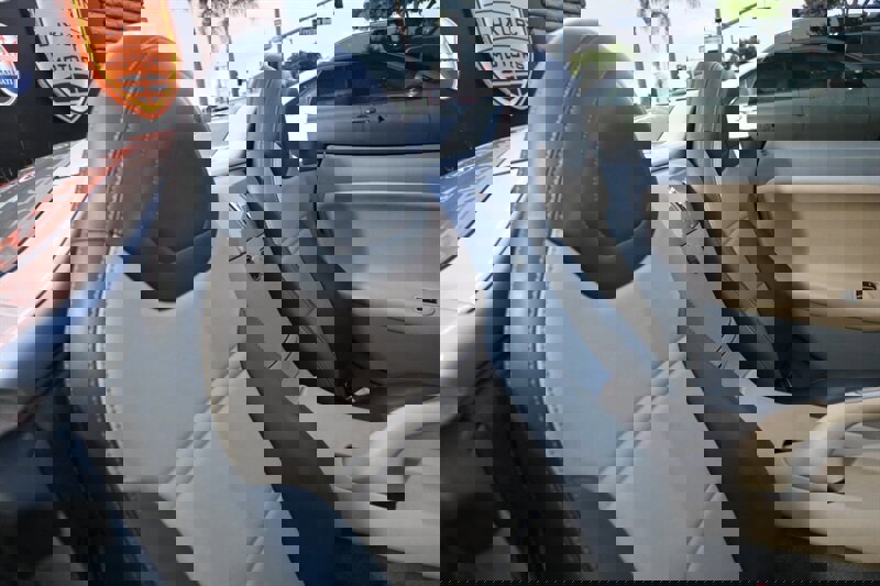 Used 2006 Pontiac Solstice Convertible w/ Premium Package image 42