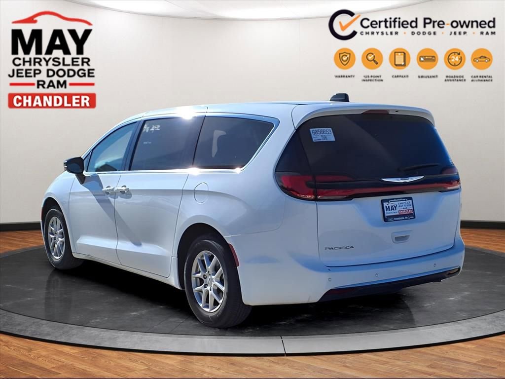 Used 2024 Chrysler Pacifica Touring-L FWD image 18