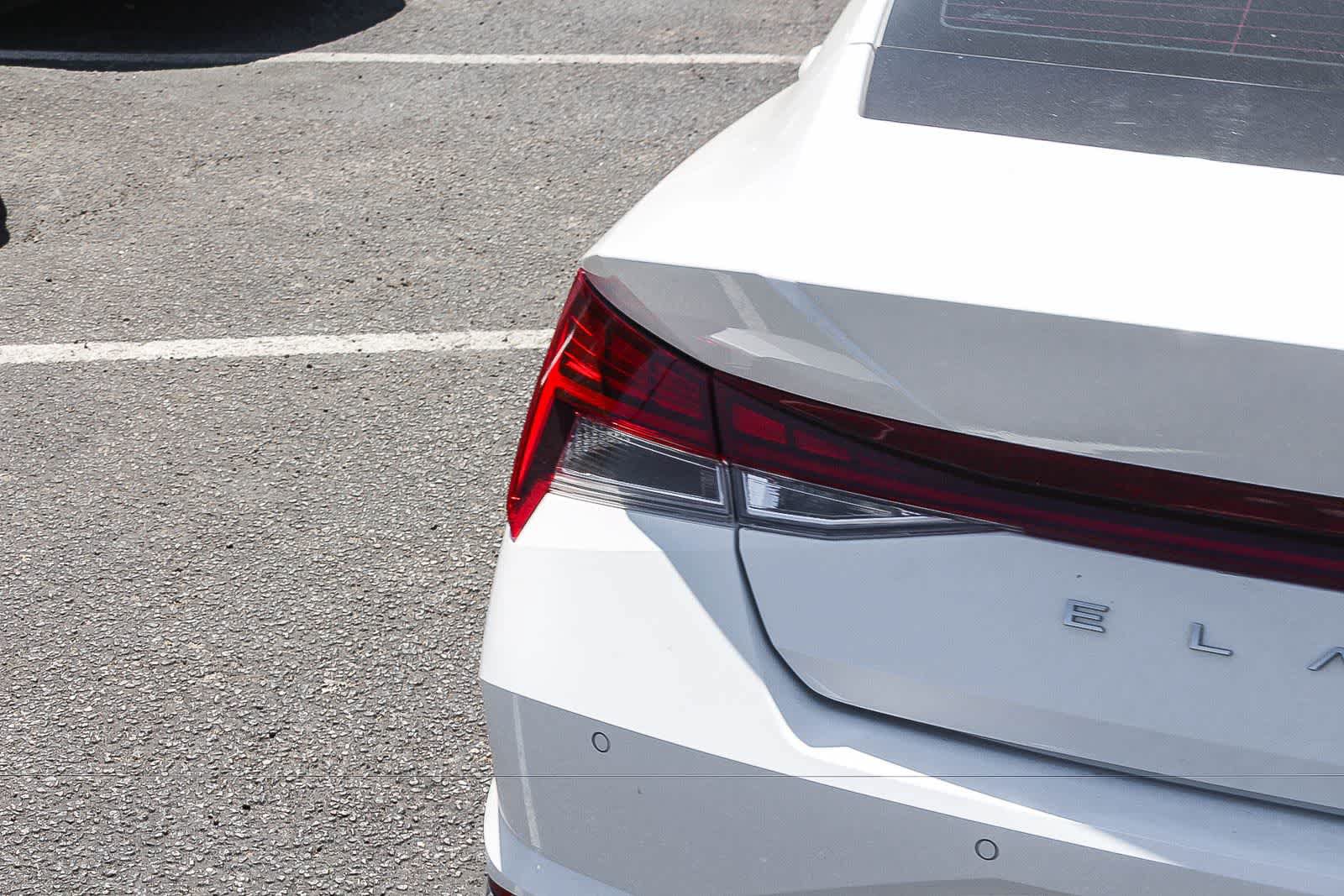 Certified 2023 Hyundai Elantra Limited FWD image 8