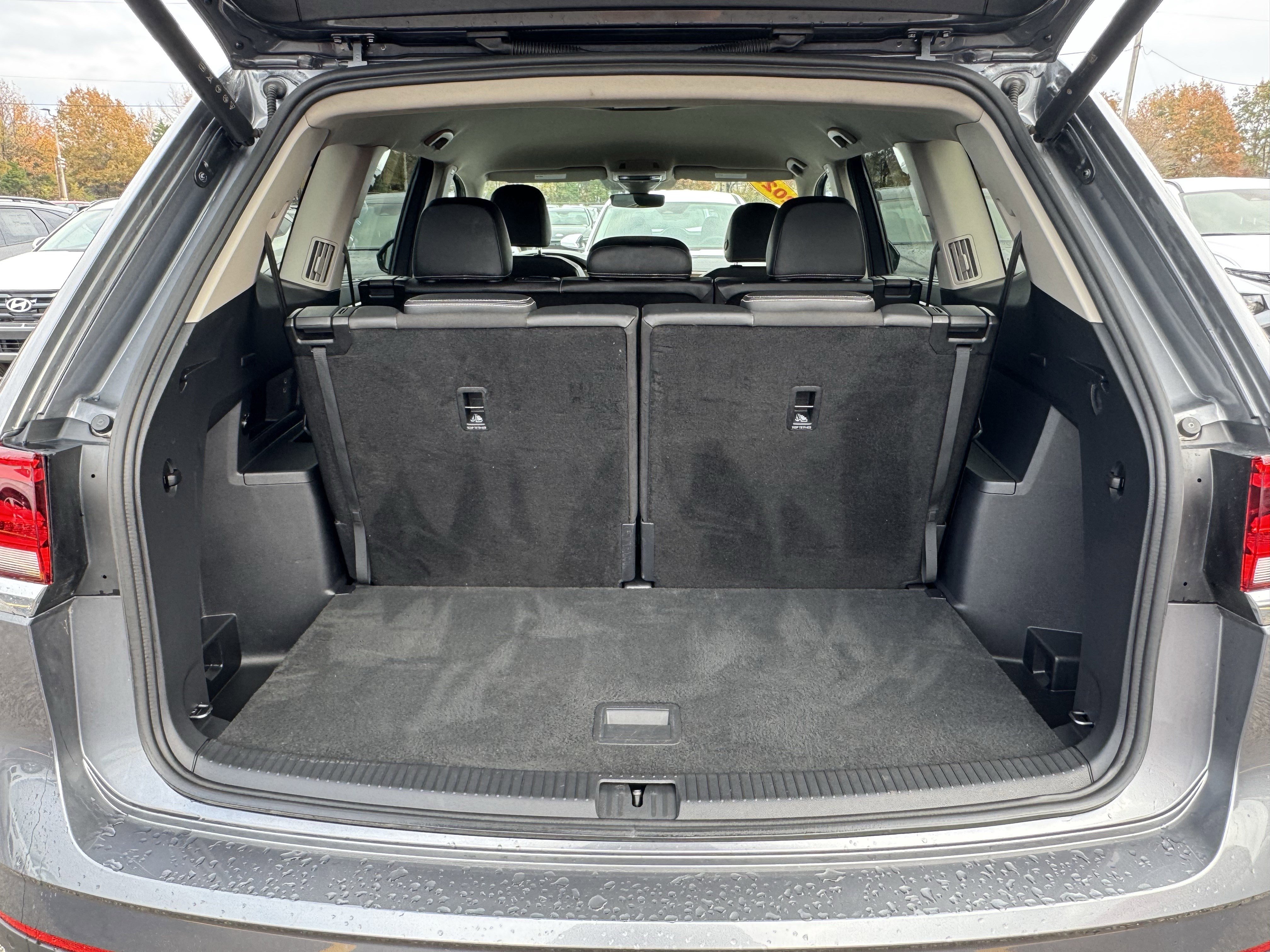 Used 2025 Volkswagen Atlas SE image 8