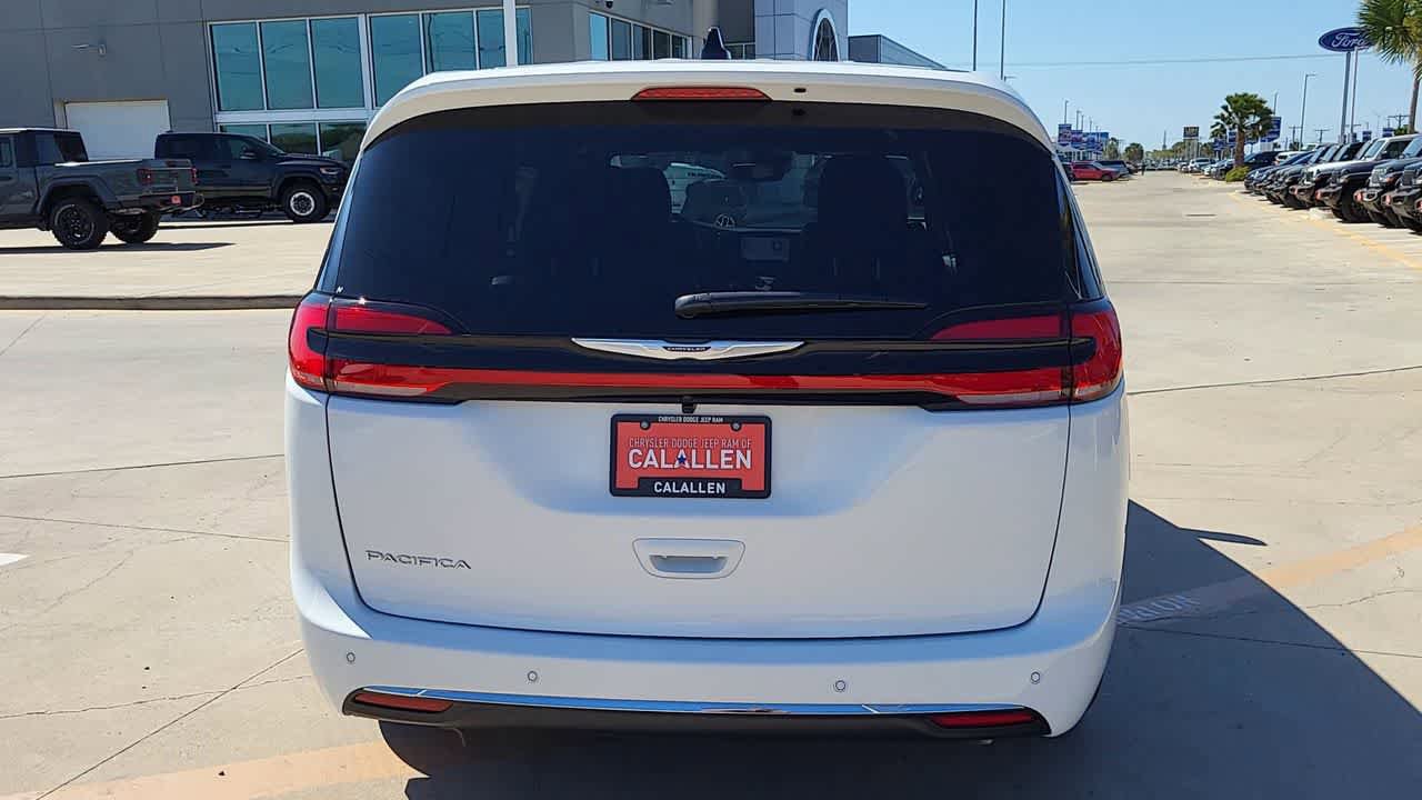 New 2026 Chrysler Pacifica Select FWD image 7