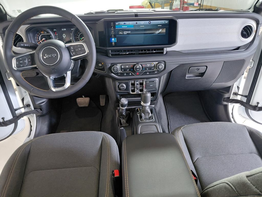 Certified 2025 Jeep Wrangler Unlimited Sahara AWD/4WD image 19