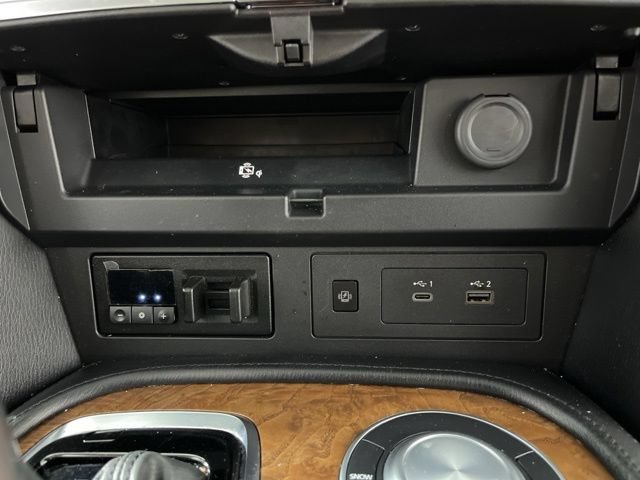 Used 2024 Nissan Armada SL w/ Captain's Chairs Package RWD image 28
