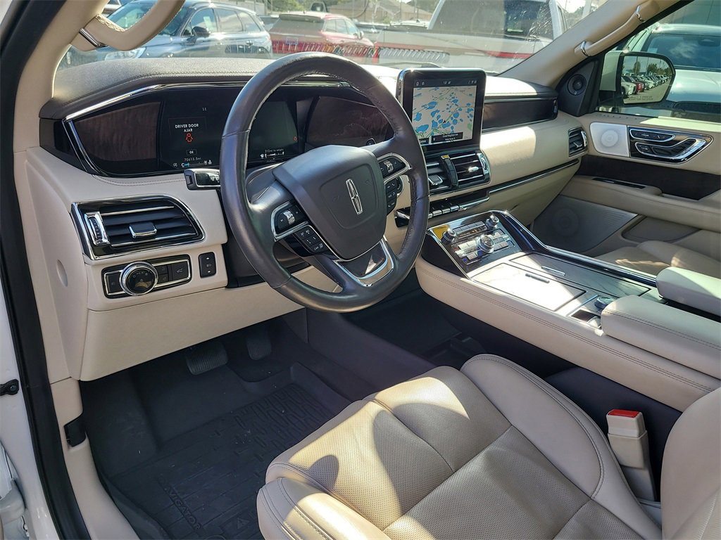 Used 2021 Lincoln Navigator Reserve image 18