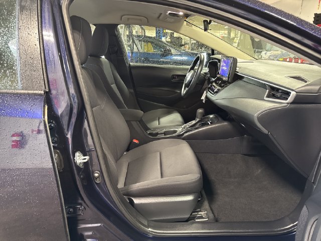Used 2024 Toyota Corolla LE FWD image 5