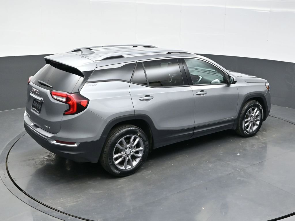 Used 2024 GMC Terrain SLT image 34