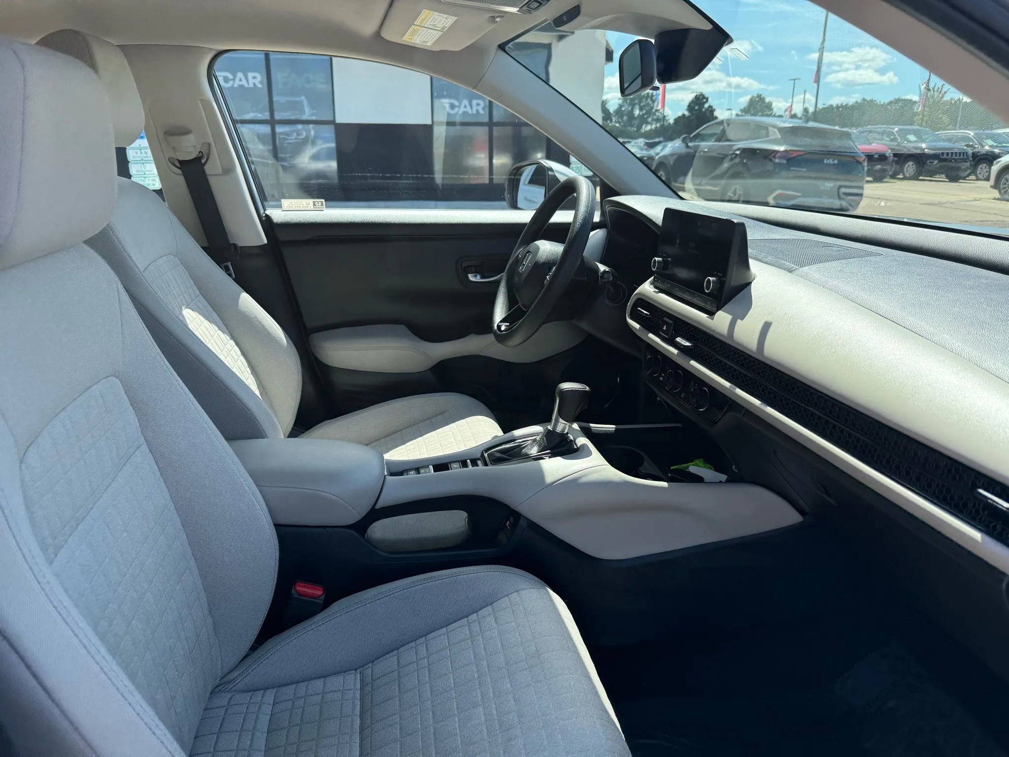 Used 2023 Honda HR-V LX image 25