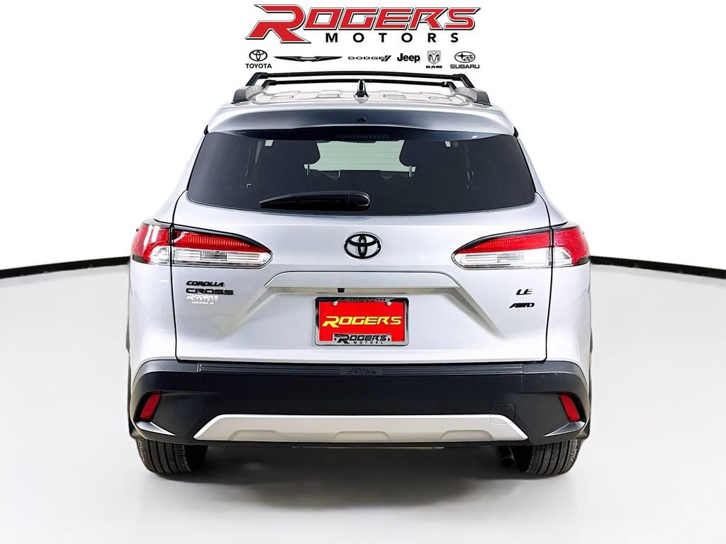 Certified 2025 Toyota Corolla Cross LE w/ Moonroof Package AWD/4WD image 12