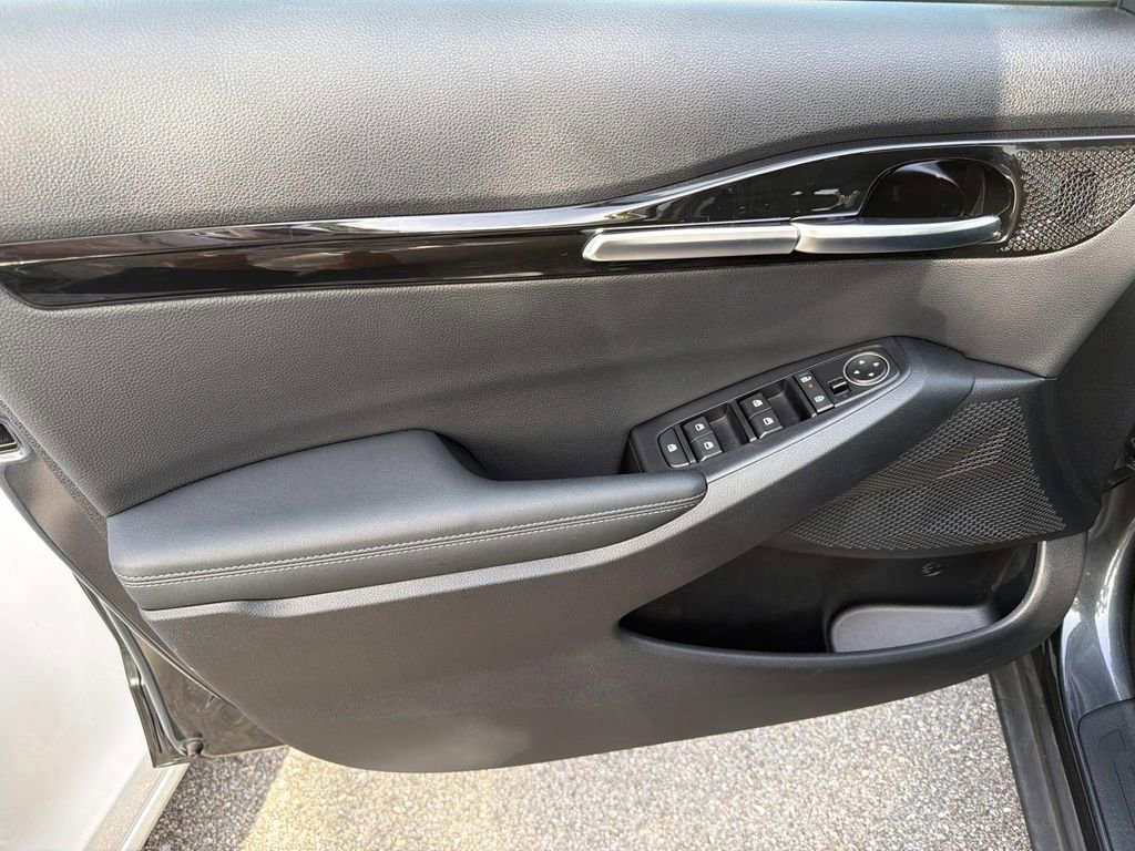 Used 2025 Kia Seltos EX FWD image 9