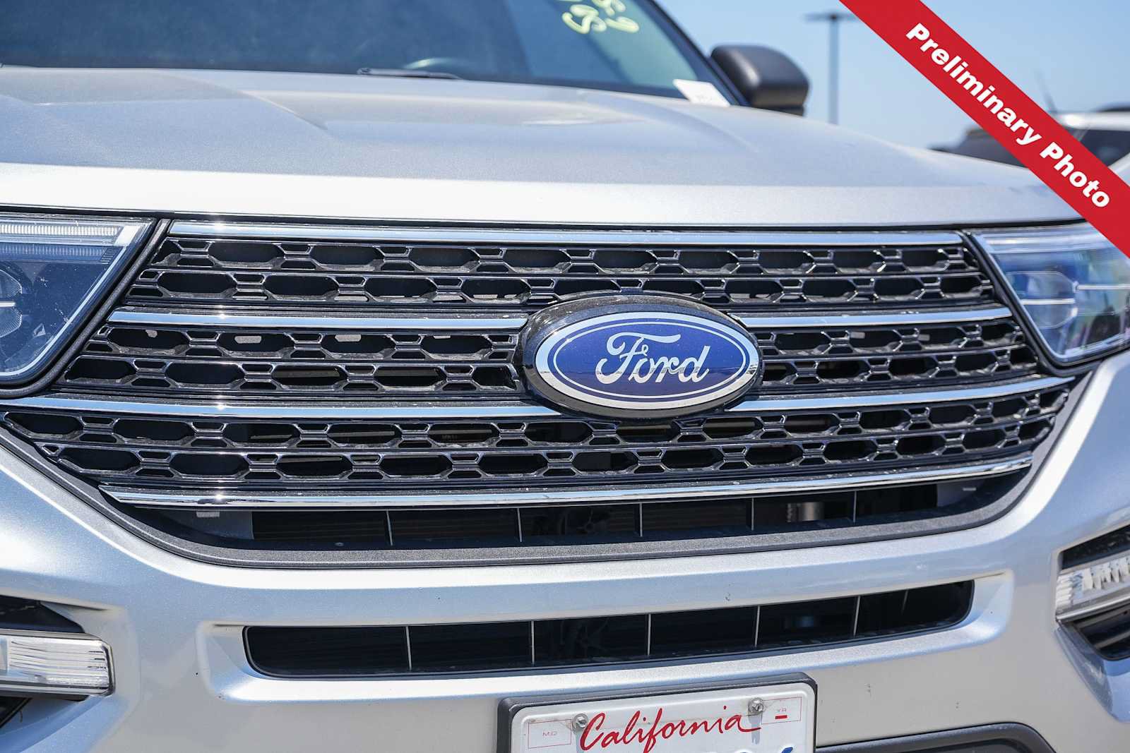 Used 2021 Ford Explorer XLT w/ Equipment Group 202A RWD image 5