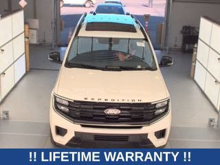 Used 2025 Ford Expedition Max Platinum w/ Stealth Appearance Package AWD/4WD image 2