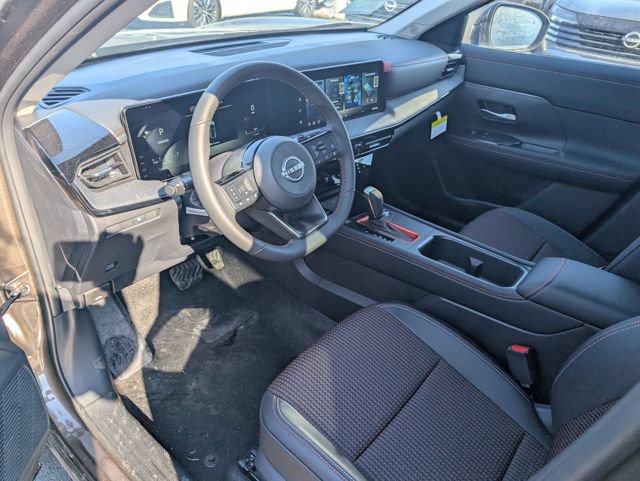 New 2026 Nissan Kicks SR w/ Cold Weather Package AWD/4WD image 13