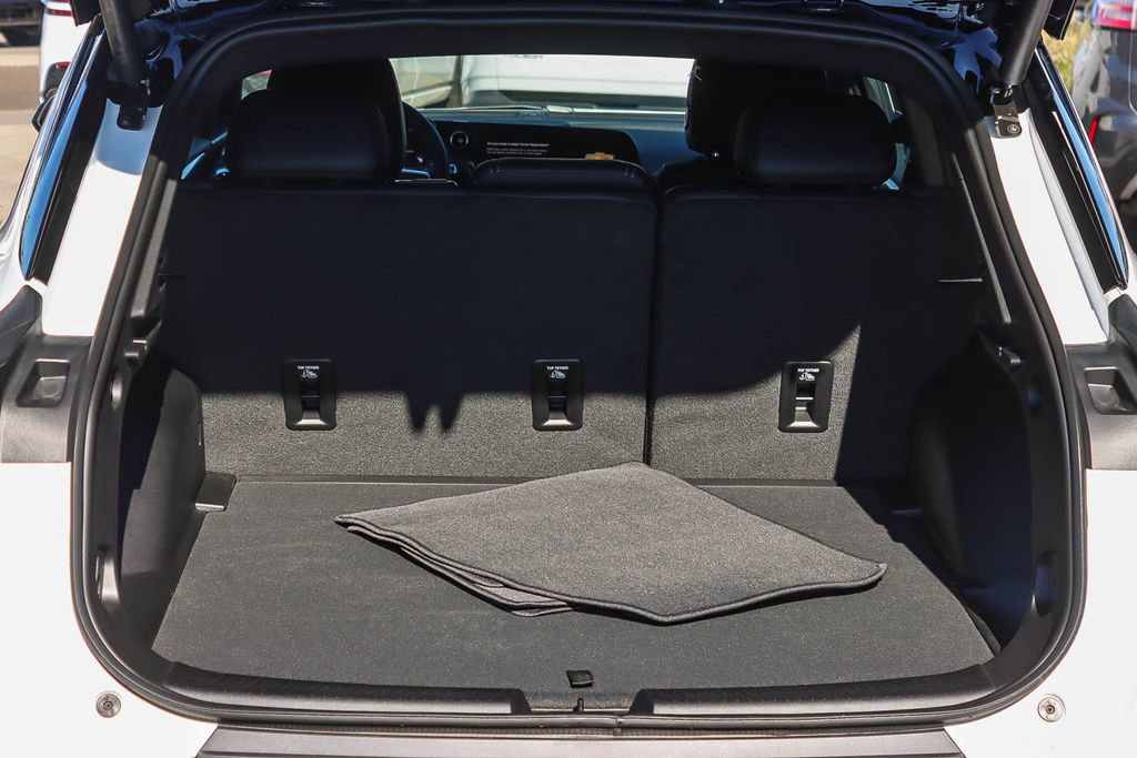 New 2026 Chevrolet Equinox EV LT image 24