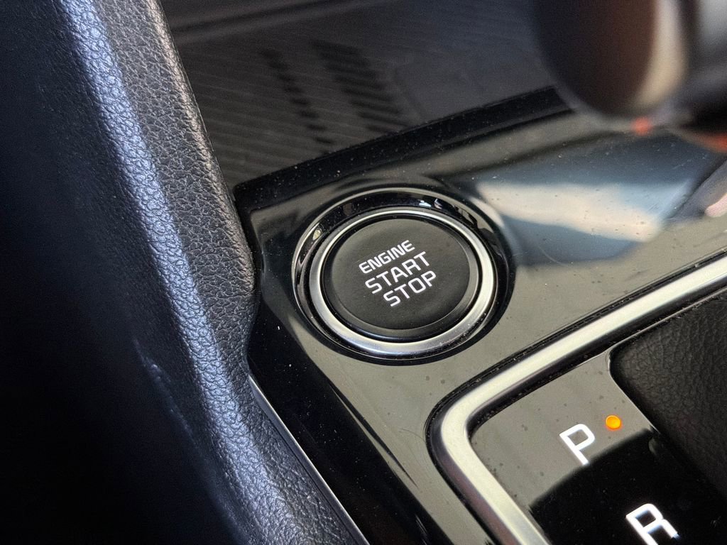 Used 2024 Kia Sportage SX image 5