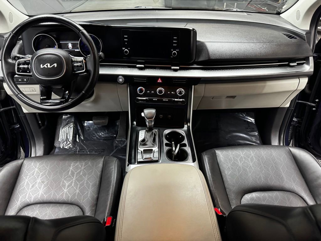 Used 2024 Kia Carnival LX FWD image 39