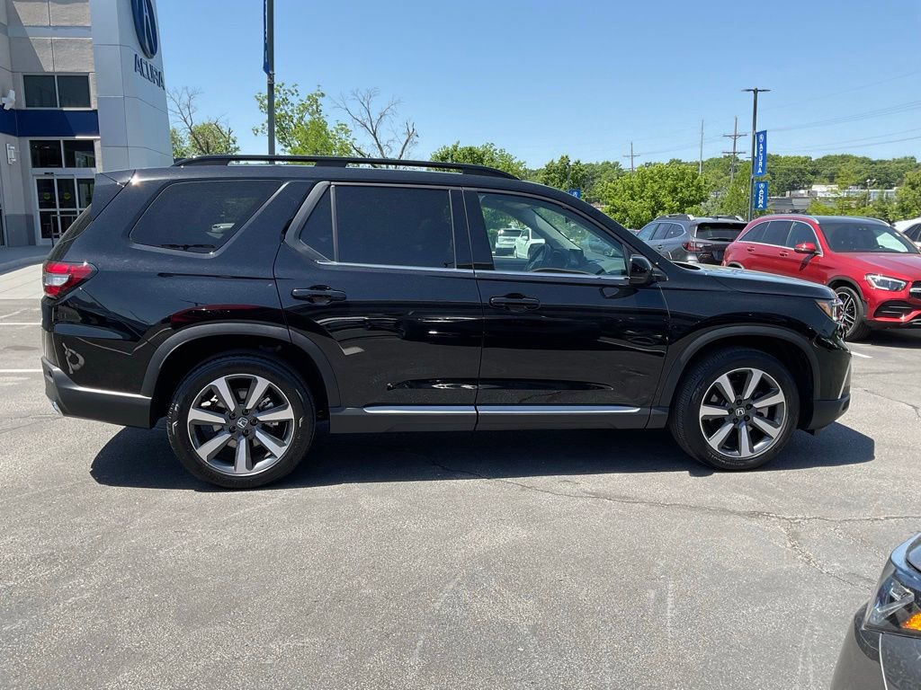 Used 2023 Honda Pilot Touring image 7
