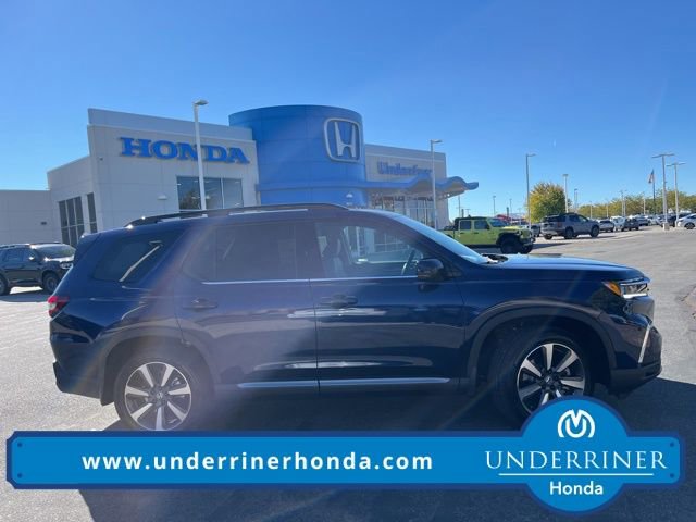 New 2025 Honda Pilot Touring image 1