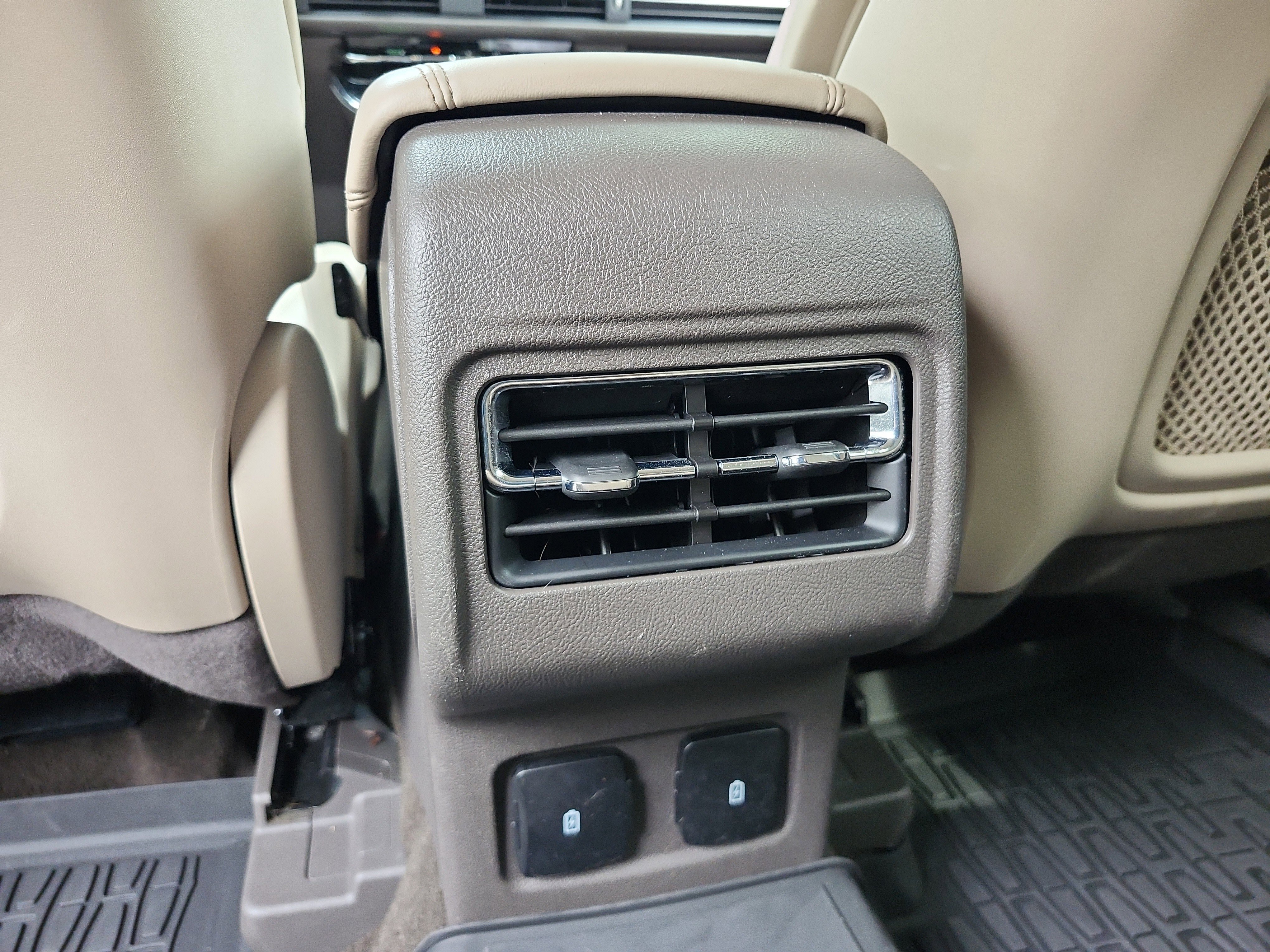 Used 2023 Lincoln Corsair Reserve FWD image 16