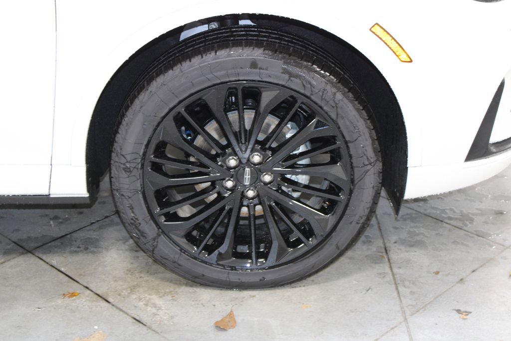 New 2026 Lincoln Corsair Reserve image 12