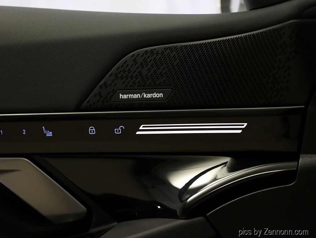 Used 2026 BMW 530i xDrive w/ Premium Package image 26