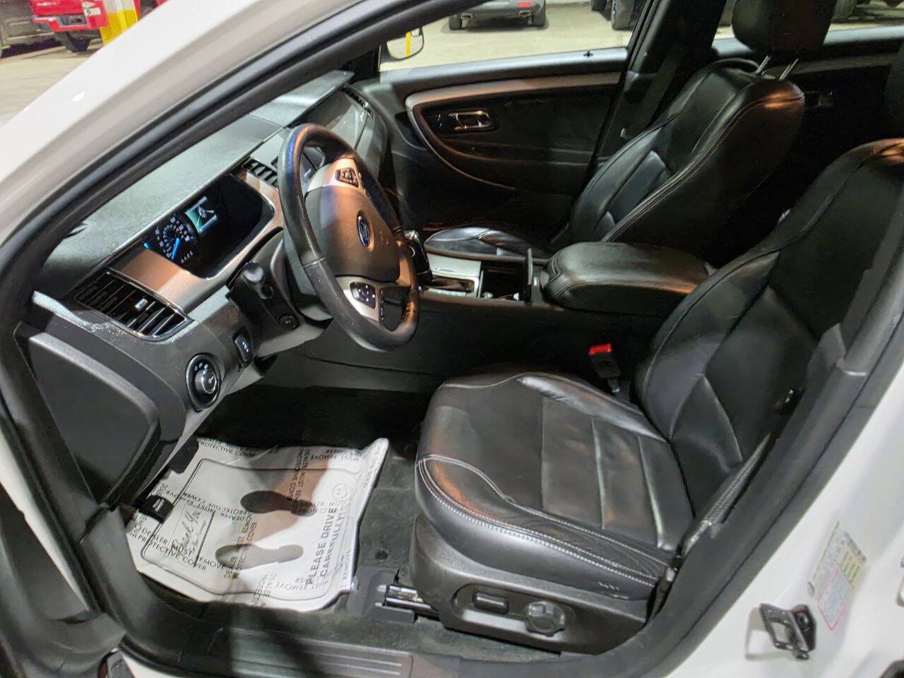 Used 2016 Ford Taurus SEL FWD image 25