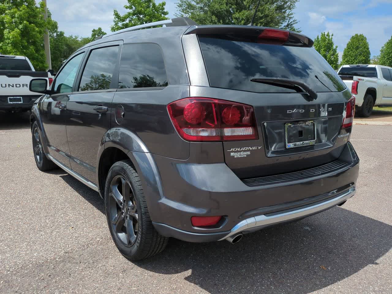 Used 2018 Dodge Journey Crossroad w/ Nav & Sun Group FWD image 4
