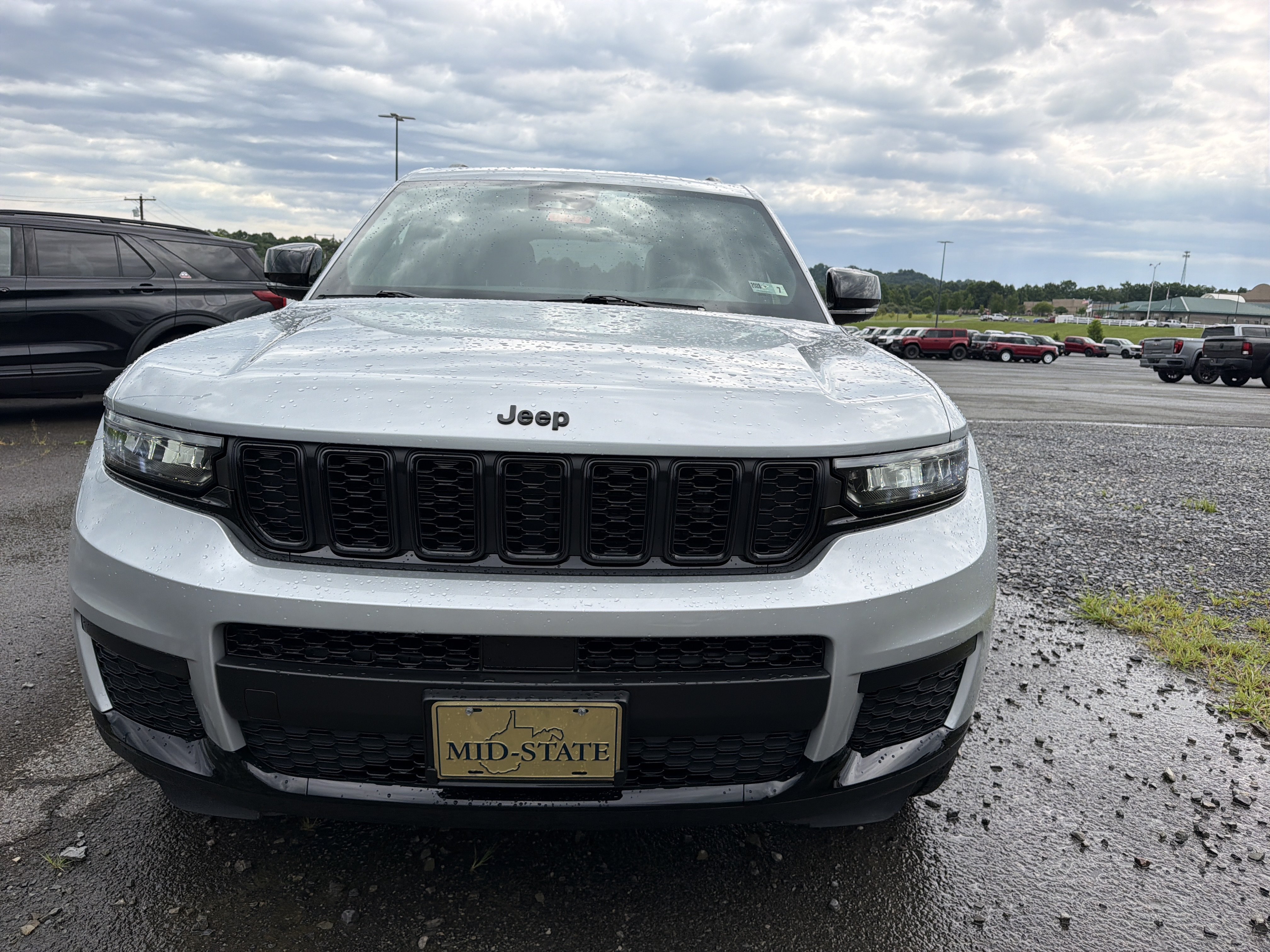 Used 2025 Jeep Grand Cherokee L Altitude AWD/4WD image 11