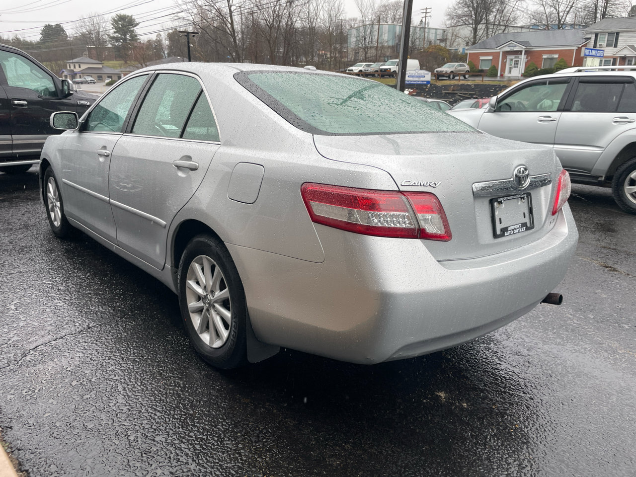 Used 2010 Toyota Camry XLE image 8