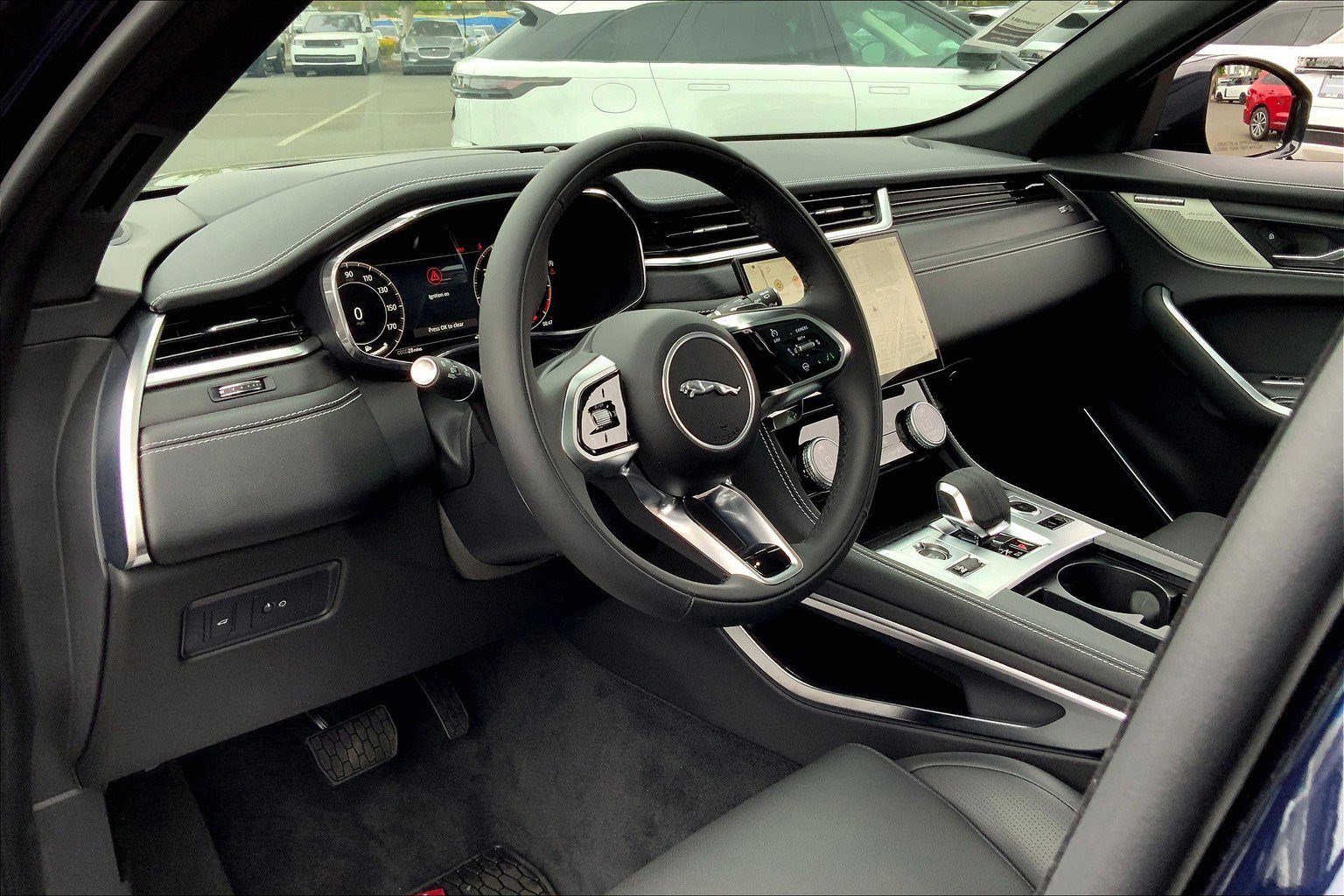 New 2025 Jaguar F-PACE R-Dynamic S image 9