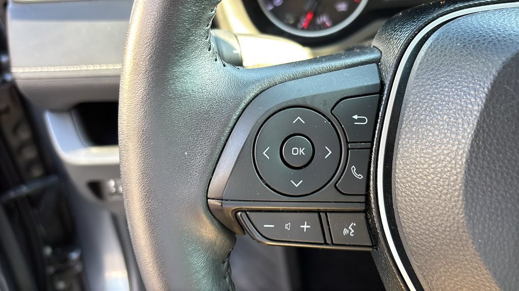 Used 2021 Toyota RAV4 XLE Premium FWD image 16