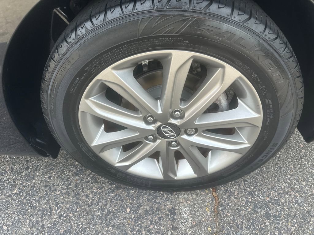 Used 2014 Hyundai Elantra SE w/ Option Group 02 FWD image 10