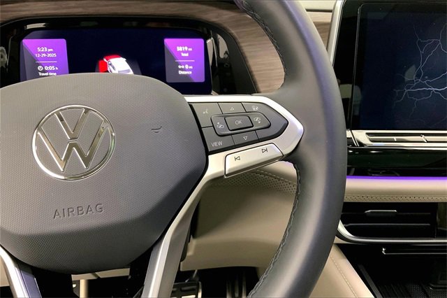 Used 2025 Volkswagen Atlas SEL Premium R-Line image 19
