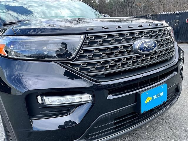 Used 2024 Ford Explorer XLT w/ Equipment Group 202A AWD/4WD image 30