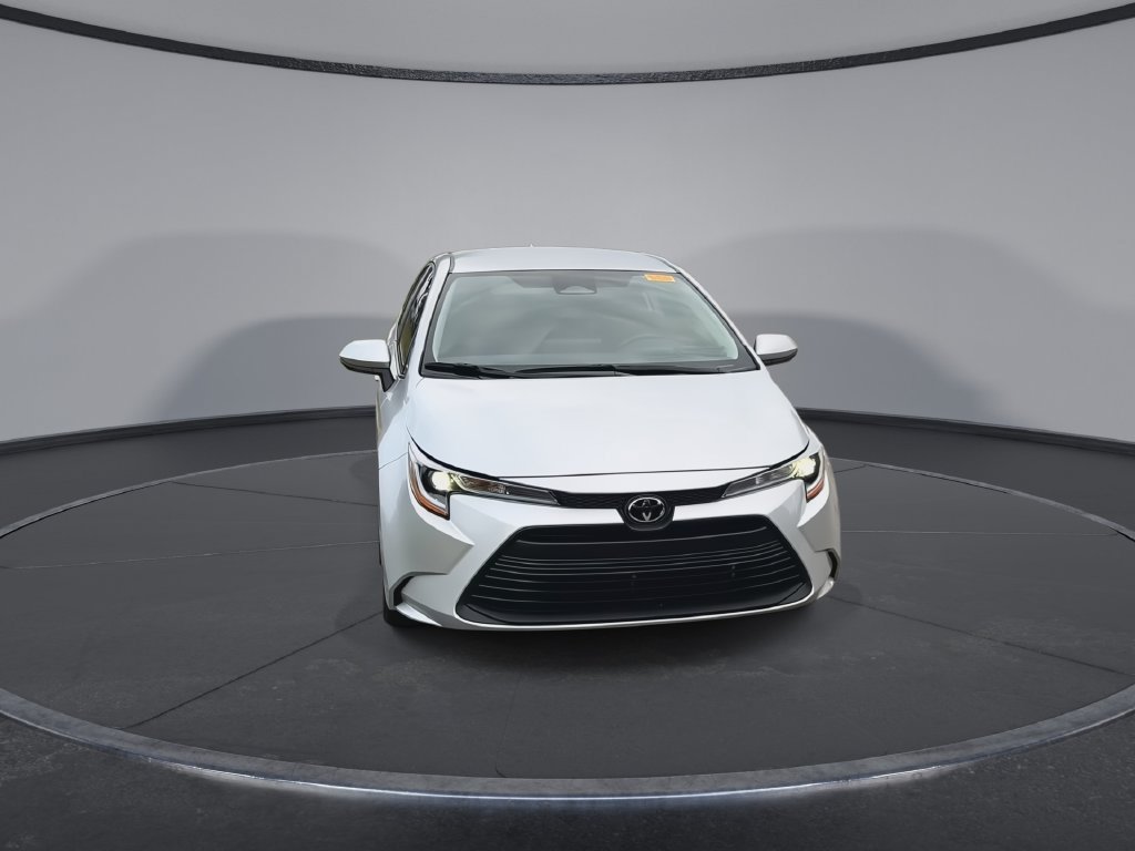 Used 2025 Toyota Corolla LE FWD image 3