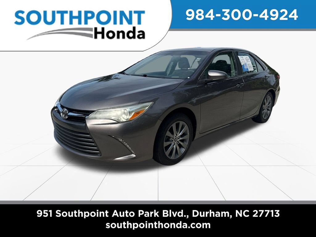 Used 2017 Toyota Camry XLE w/ Moonroof Package FWD video 3
