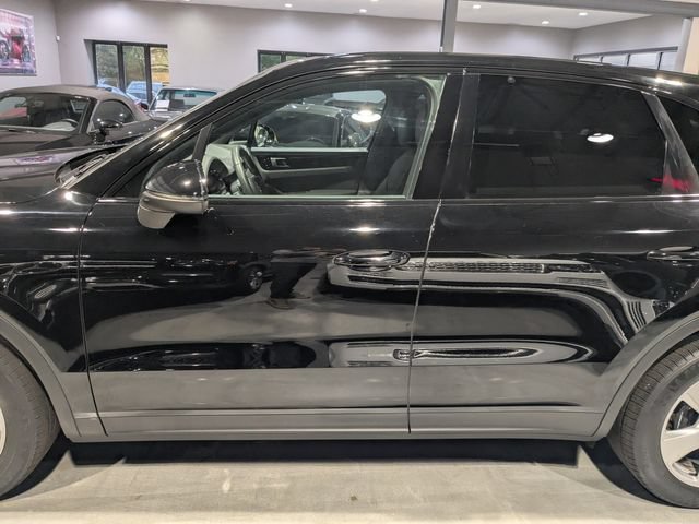 Used 2019 Porsche Cayenne AWD/4WD image 5