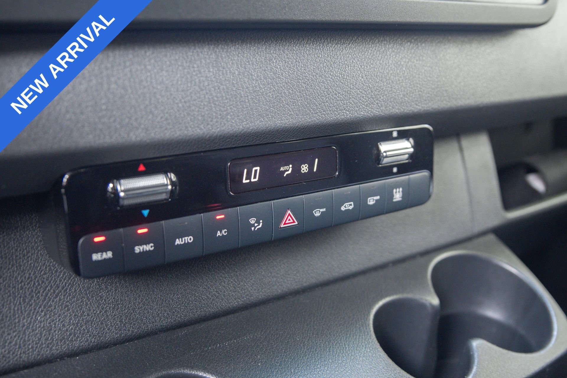 Used 2024 Mercedes-Benz Sprinter 2500 image 13