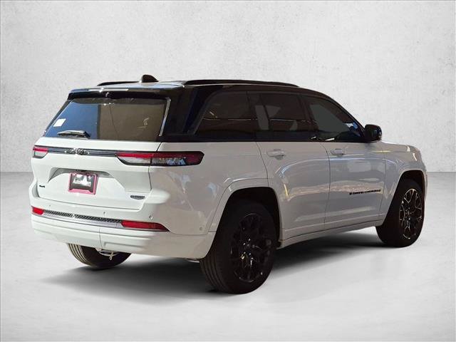 New 2027 Jeep Grand Cherokee Summit AWD/4WD image 2