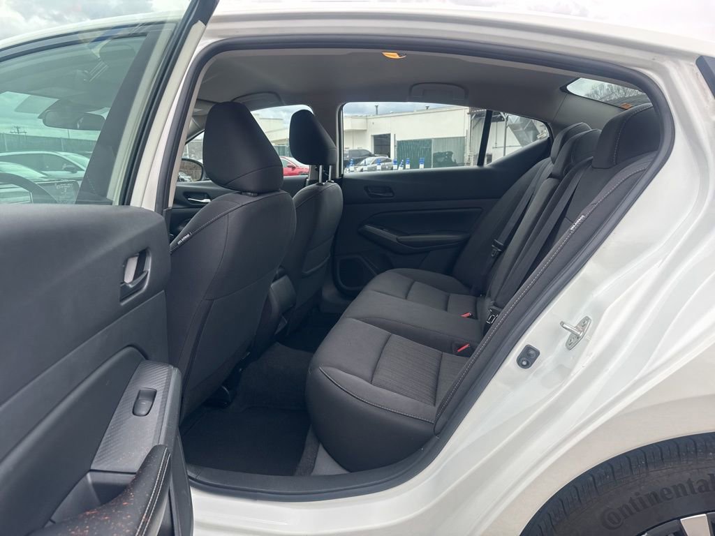 Used 2025 Nissan Altima 2.5 SV image 15