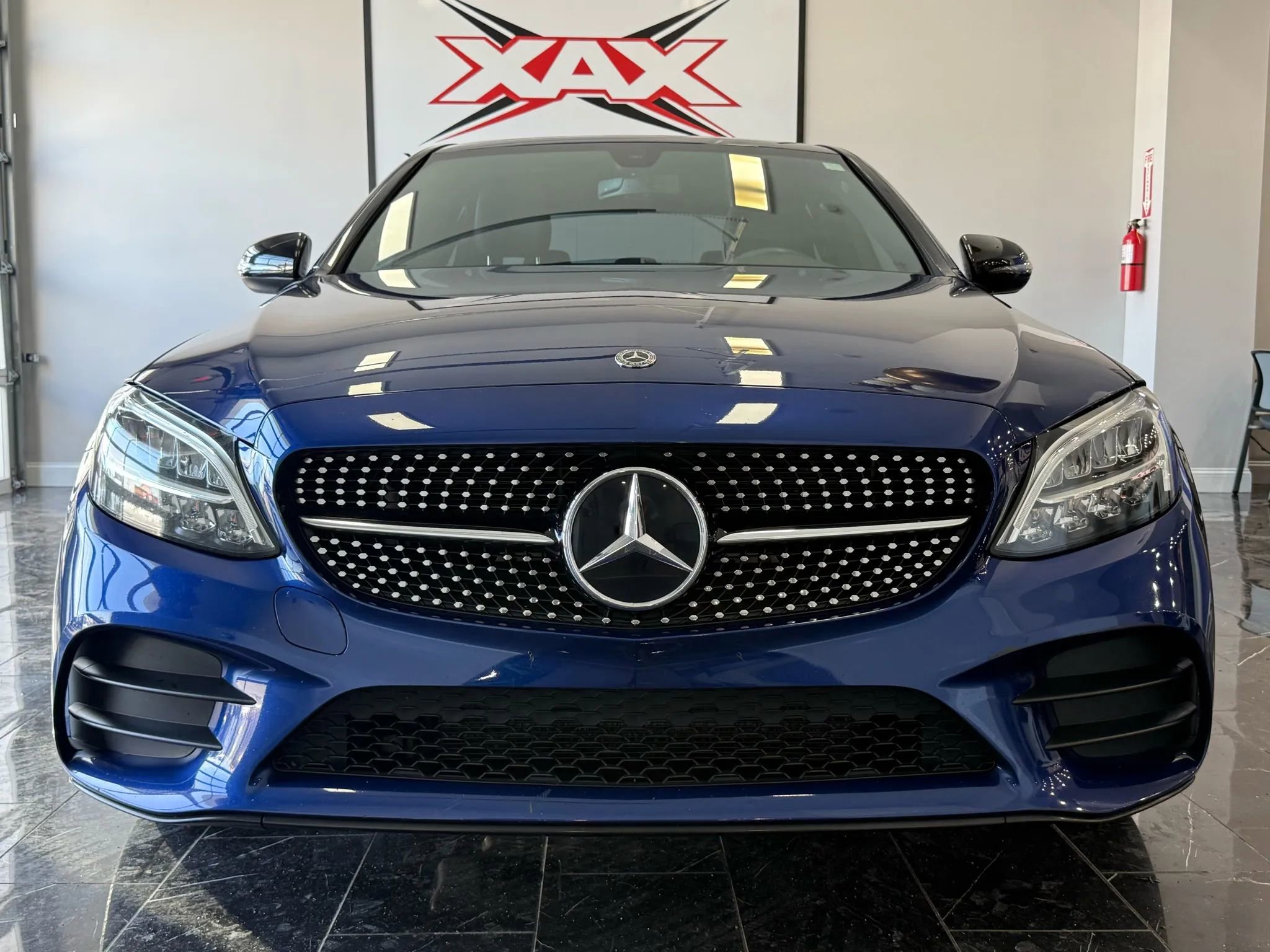 Used 2019 Mercedes-Benz C 300 4MATIC Sedan image 2