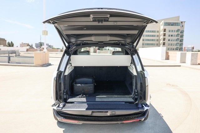 New 2025 Land Rover Range Rover SE image 28