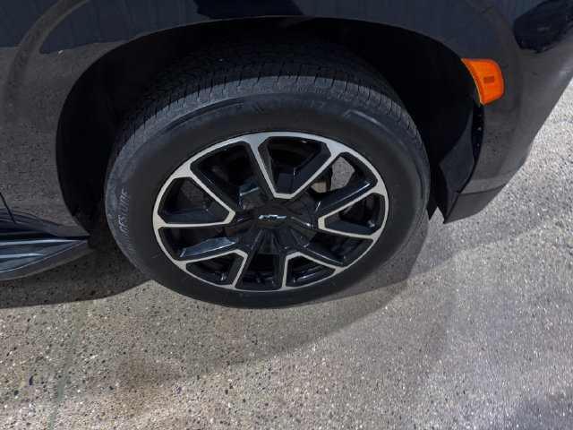 Used 2024 Chevrolet Suburban RST w/ Luxury Package AWD/4WD image 32